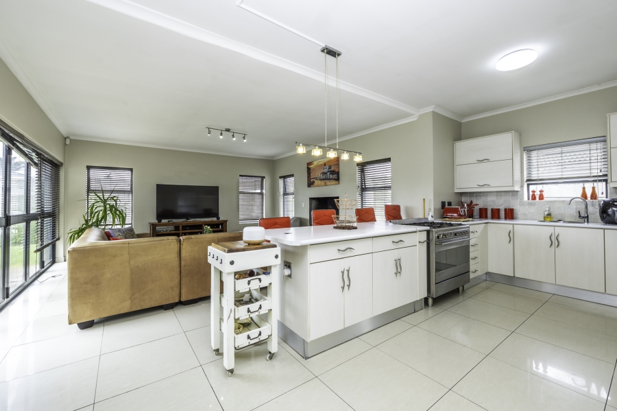 4 Bedroom Property for Sale in Sonkring Western Cape